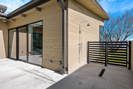 Horizon-Shores-Bear-Lake-Luxury-Rentals81