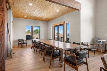 Ranch-House_Dining_1