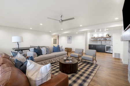 Black Timber Lodge-Basement Family Room and WEt Bar