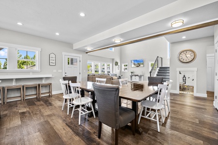 Nantucket-Dining Area (Main Floor South Center)