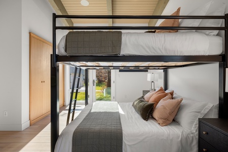 Horizon-Shores-Bear-Lake-Luxury-Rentals38