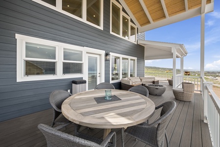 Persimmon HIll-Dining Area on deck.