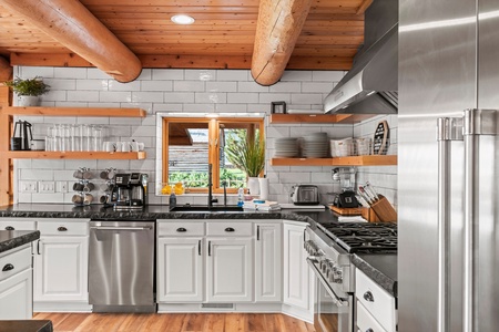 Green Canyon Chalet-Kitchen (South Center)