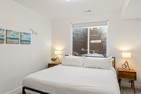 Ozark Lodge-Bedroom 6 w/ 3/4 Ensuite  (Sleeps 2) (Downstairs North Center)