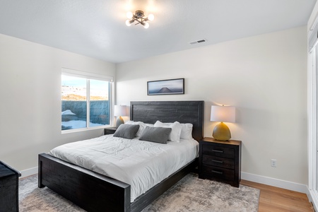 Bluffs at Blue Sage-Bedroom #5 with 3/4 Ensuite (Downstairs NE-sleeps 2)