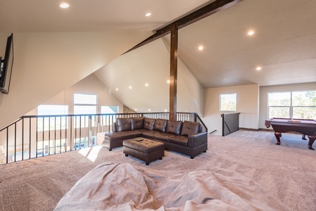 Shundahai Lodge-Loft Area-Billiards and sitting area (Upstairs Center)