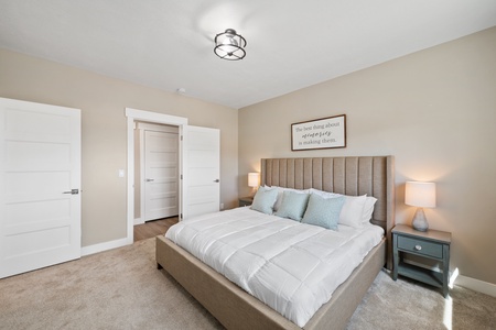 Persimmon Hill-Bedroom