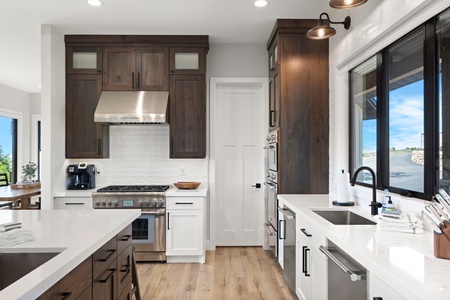 100 Acre Loge-Kitchen with pantry (Main Floor West Center)