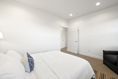 Black Timber Lodge-Upstairs Bedroom