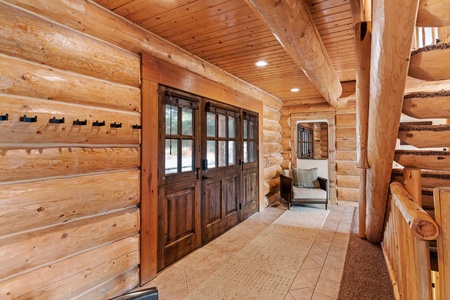 Green Canyon Chalet-Front Door