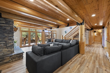 Papa Bear Lodge-Main Floor Family Room