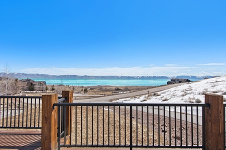 Golden Gable Lodge-Views of Bear Lake from our front porch