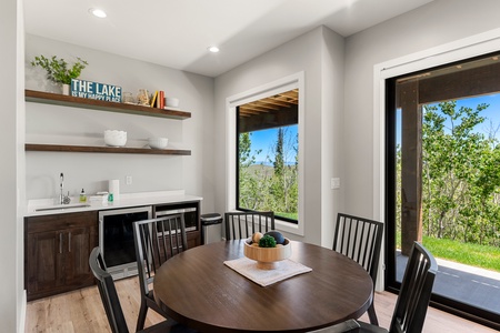 100 Acre Lodge-Dining Table and Kitchenette Area (Downstairs East Center)