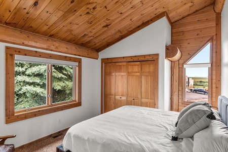 Green Canyon Chalet-Bedroom #3 (Upstairs NW)