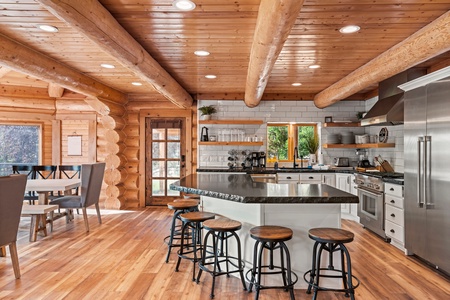 Green Canyon Chalet-Kitchen Area