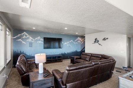 Polaris Peak-Family Room with Billiards, Skee Ball and Foosball (Downstairs-South)