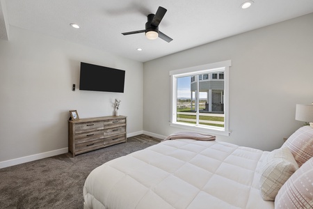 The Silo-Master Bedroom w/ 3/4 Ensuite (Main Floor South)