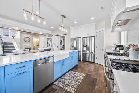 Nantucket-Kitchen w/ DBL Fridges and DBL Stoves (Main Floor SE)