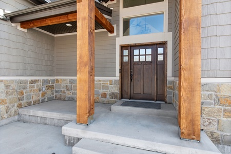 Golden Gable Lodge-Front Door