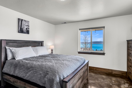 Bedroom that sleeps 2