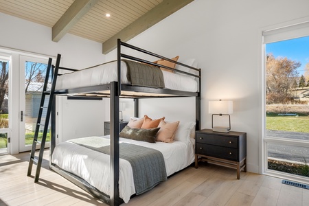 Horizon-Shores-Bear-Lake-Luxury-Rentals37