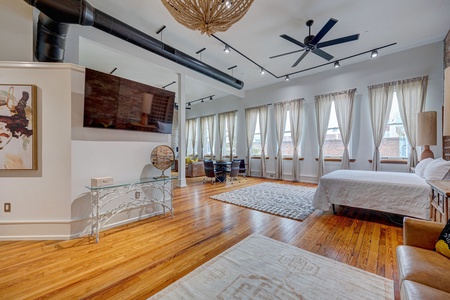 Unit 4 Bedroom / living room
