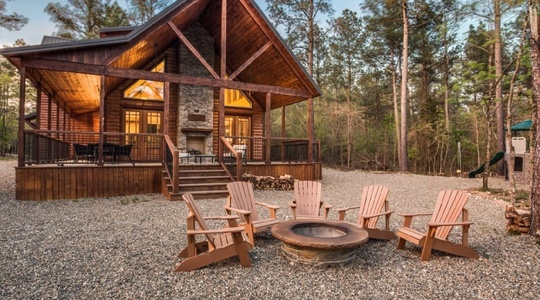 5-Pines-Sideyard-Firepit