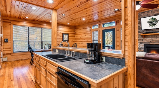 always-shady-cabin-hochatown-ok-kitchen-sink