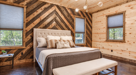 five-pines-downstairs-right-bedroom