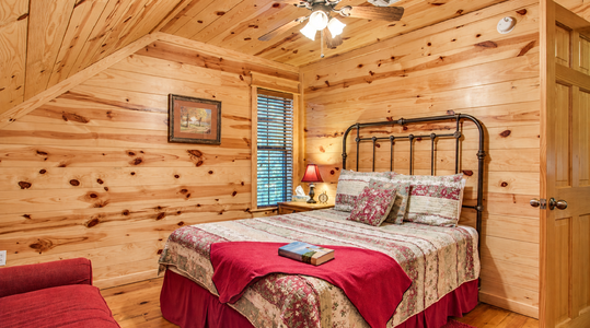 fireside-lodge-bedroom-quilt
