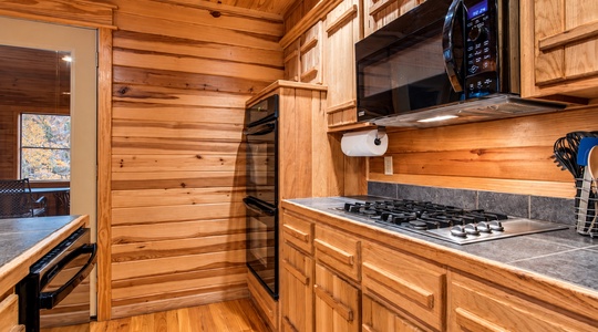 always-shady-cabin-hochatown-ok-kitchen-cooktop