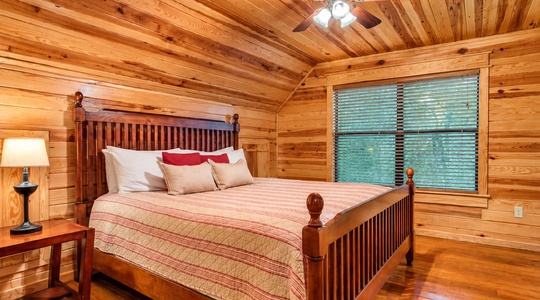 always-shady-cabin-hochatown-ok-bedroom