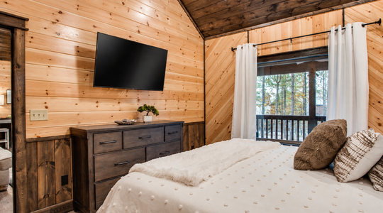 Meant_to_Be_bedroom_2