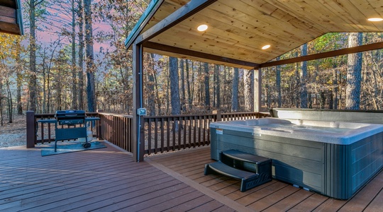 17 BBVC Hot Tub Patio