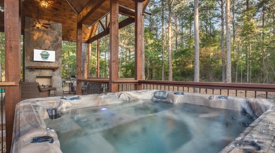 StonePineHideaway-hottub1_940