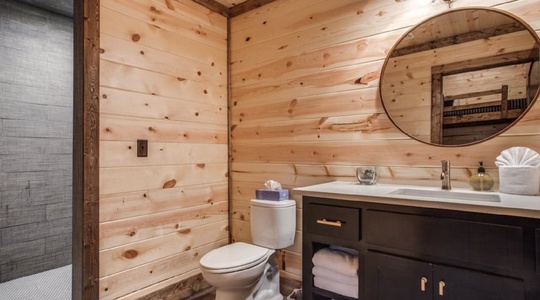5-Pines-Bathroom-for-Left-Bedrooms2
