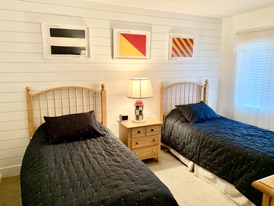 2 Twin beds in the guest room