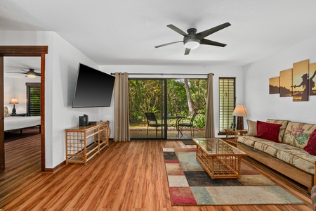 Cozy and stylish with island inspired furniture.