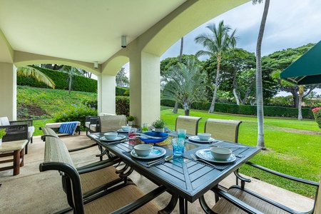 Dining for six on the private lanai