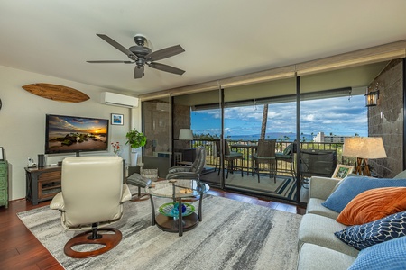 Air Conditioning and Ceiling Fan for added Comfort