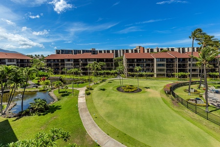 Lush On-Property Putting Greens – Fun for All Ages
