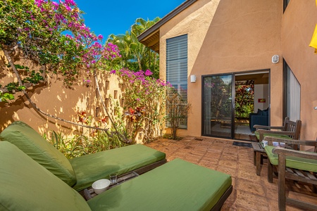 Spacious private lanai with access to the living room