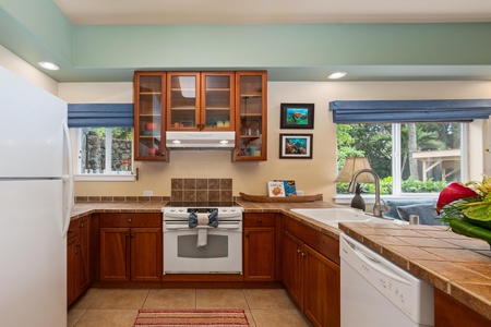 Kitchen fully stocked with all your cooking needs