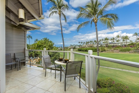 Spacious lanai overlooking the golf course and the ocean