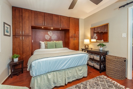 Luxurious Linens for Queen Size Bed in One Bedroom