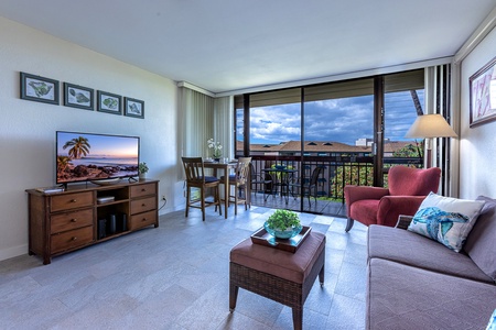 The open dining and living room is great for visiting