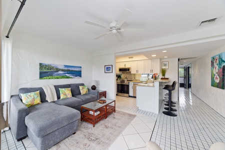 Living and kitchen area at Seas the Day