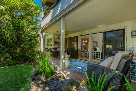 Lanai provides comfort and privacy. 