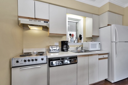 WR303_Kitchen2_med