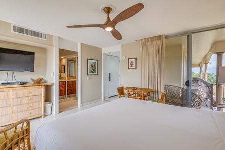 maui-kaanapali-villas-studio-514-bed-03